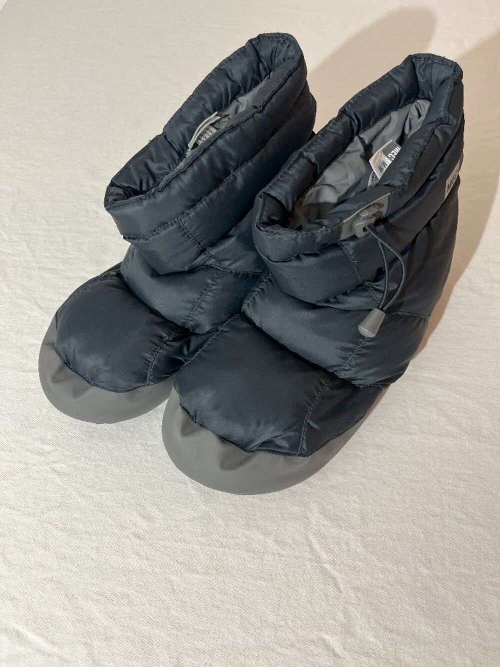 MEC Get Down Booties – Unisex Size Medium (Grey)